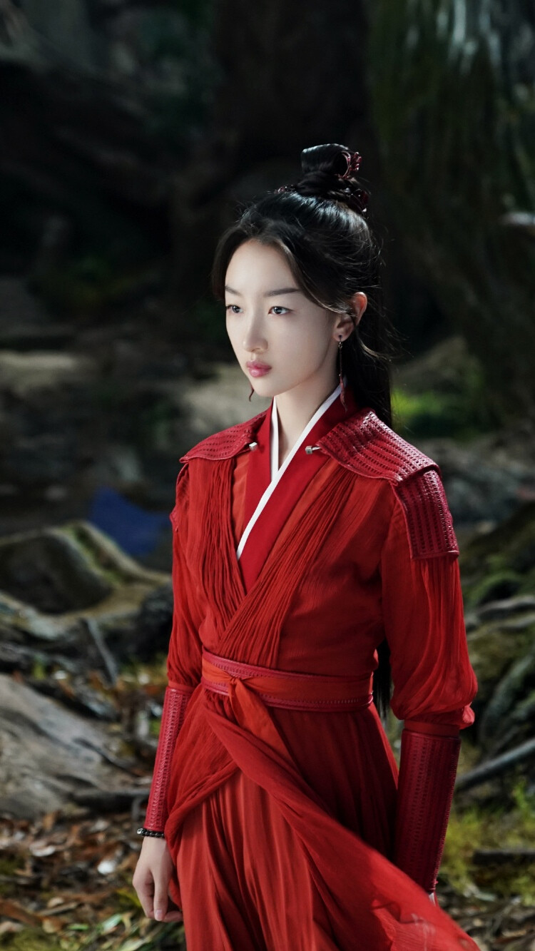 Zhou Dongyu's long hair is more feminine - iMedia