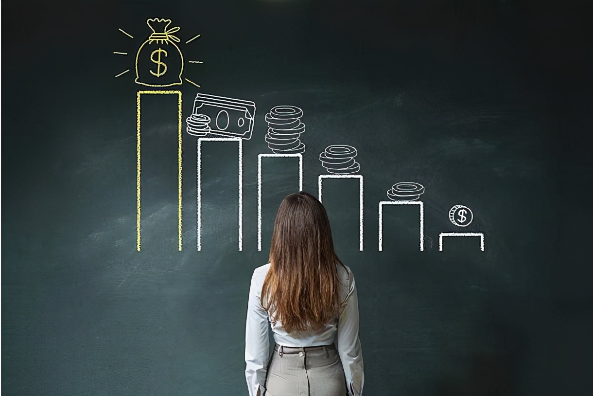 年轻人想混出头，找工作时要注意这3点，不懂吃大亏