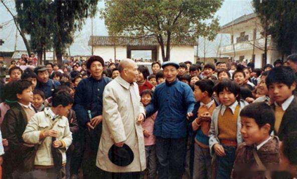 国军这位师长比胡宗南强百倍，我军多次想要除掉他，却活了95岁