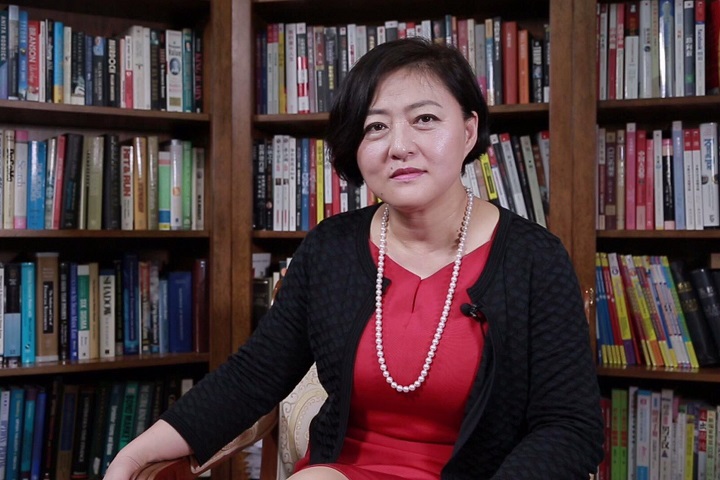 重庆投资女王：从银行柜员到身价百亿，她靠“胆子大”而逆袭人生