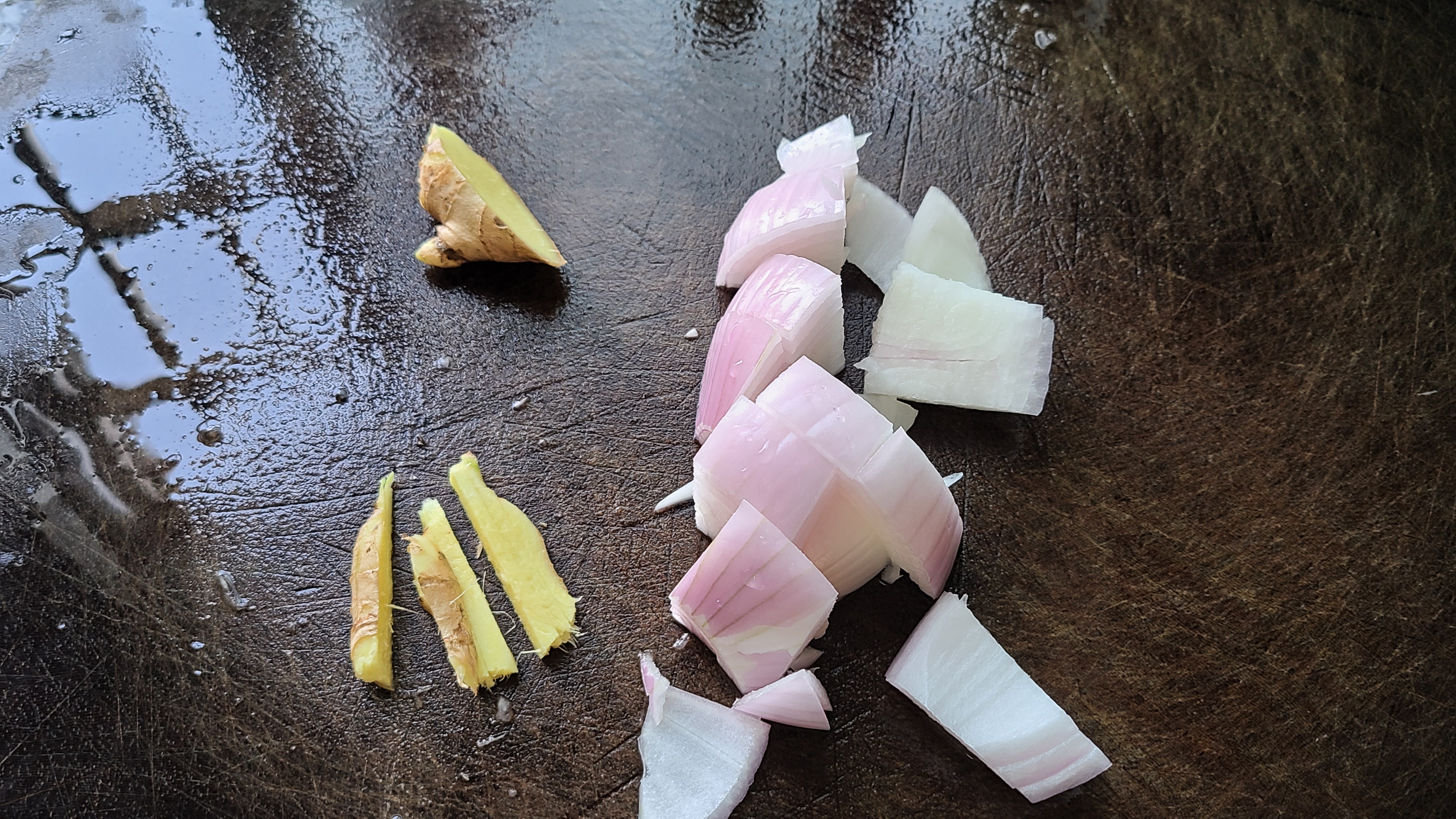 鸡腿别直接炖，广东人教我一个做法，美味好吃，每次都吃光