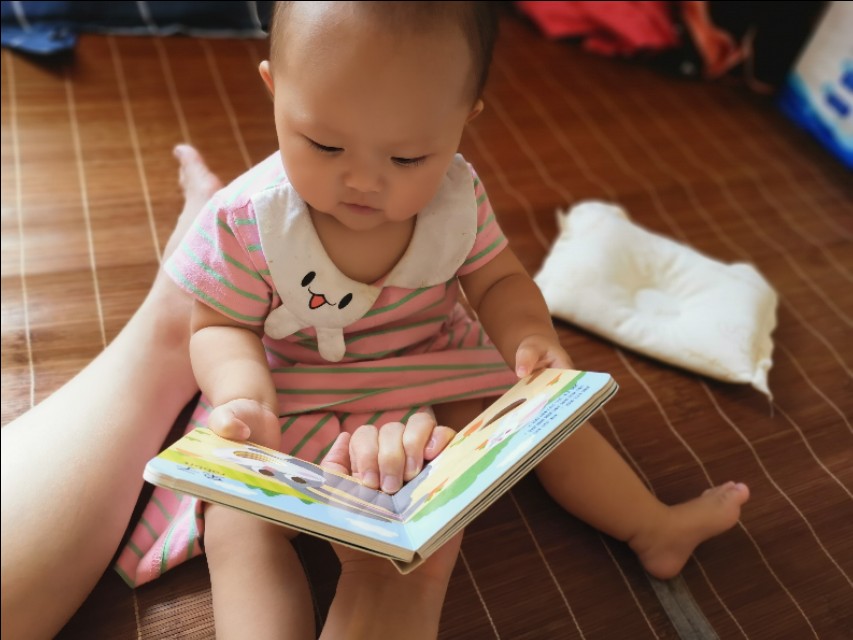 每天最快乐的亲子时光之一，陪宝宝读绘本，妈妈这样做更有趣！