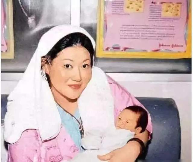 19年前她抛下满月的儿子，从24楼跳下，就算疯，