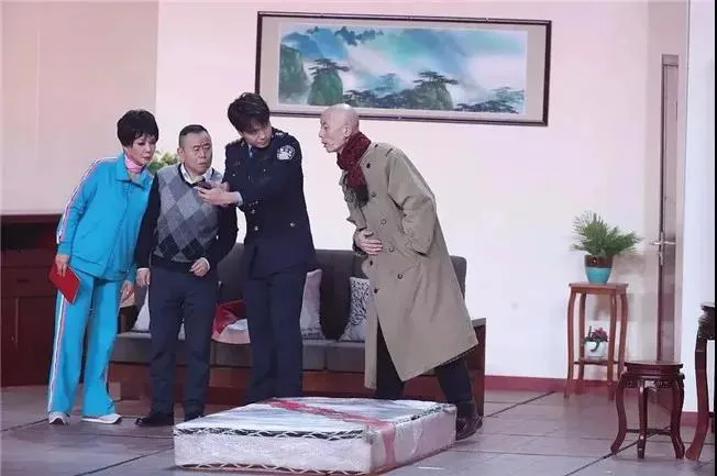 “靳東騙局”背後,是多少女人被嫌棄的一生
