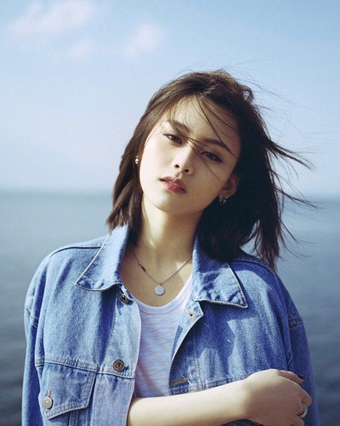 拍了三部电影，与吴亦凡成龙合作均不火，今搭档王宝强刘昊然爆红