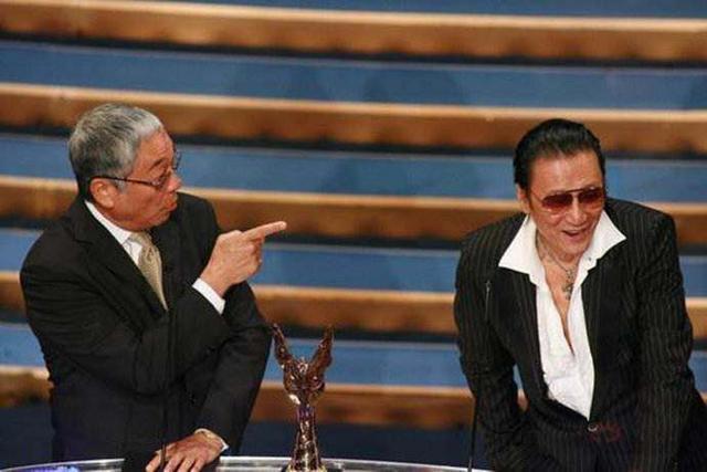 79岁谢贤掌掴80岁曾江，曾江解释，谢贤：不是炒