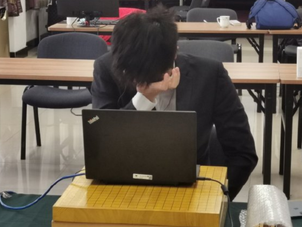 世界|柯洁痛失世界棋王赛冠军掩面痛哭说对自己很失望