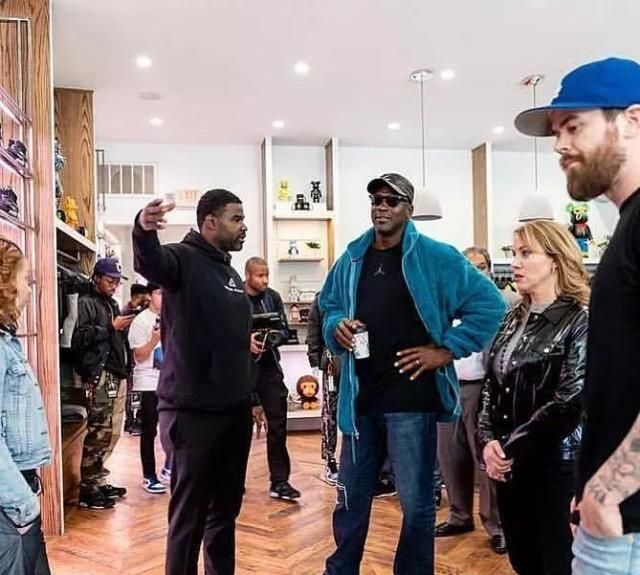 球星、明星“Nike倒钩”上脚图，这次你是天选之子还是陪跑成员？