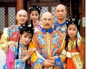 “容嬷嬷”自称年轻时很漂亮，看到照片后，网