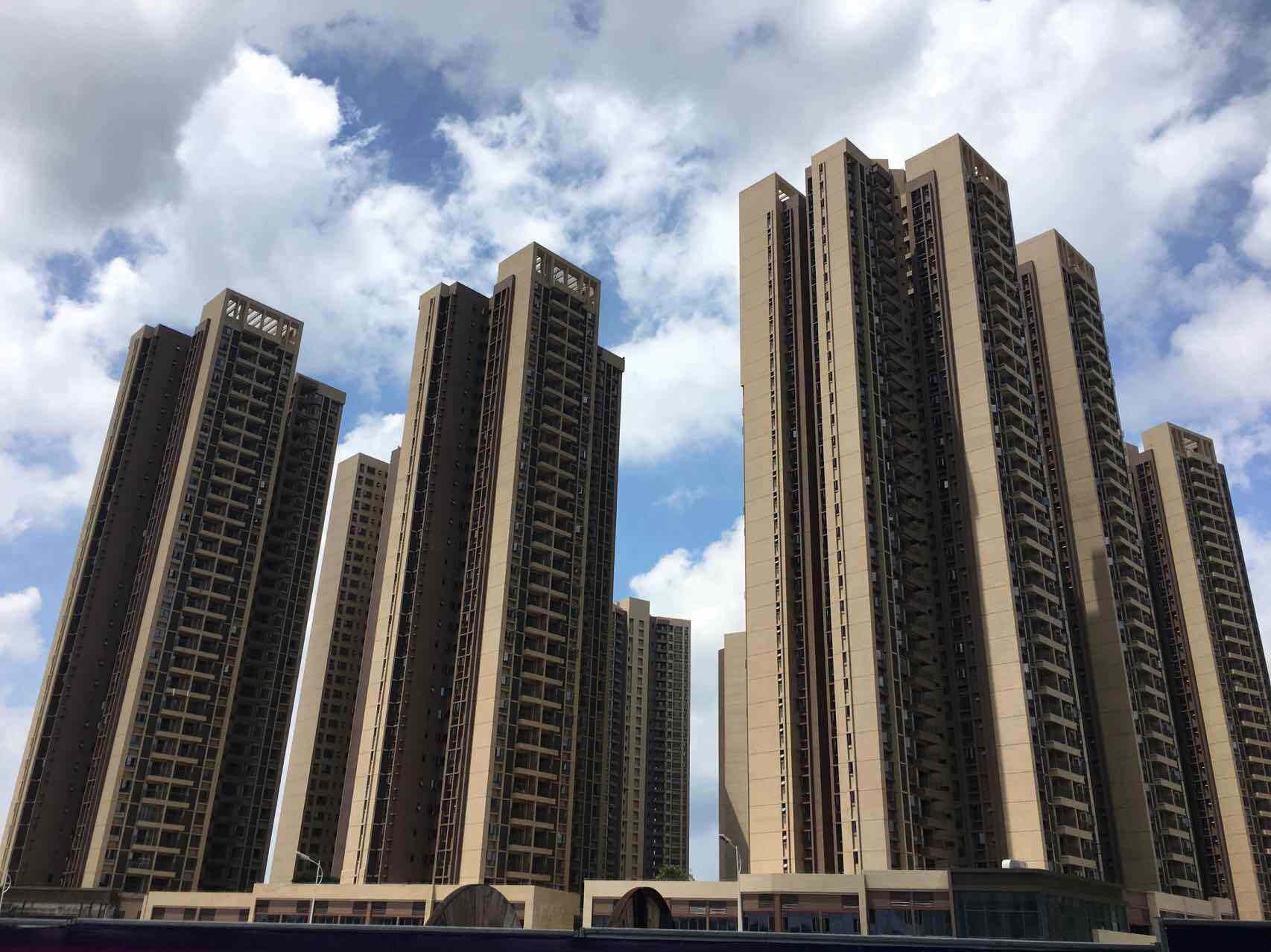 面对2021年的楼市，手里有30万，是选择买房好还是存钱好？