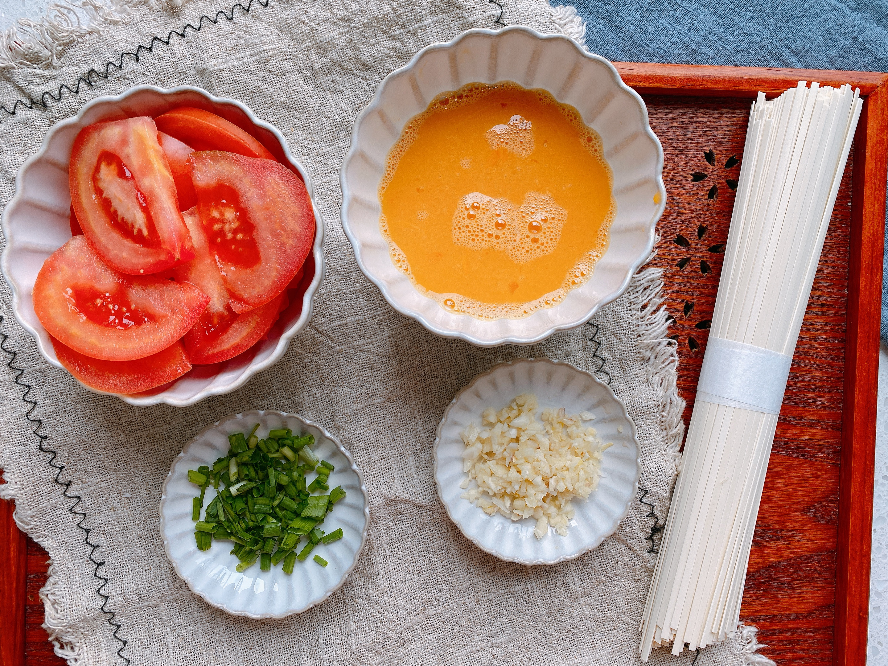 下雪天來一碗熱騰騰的湯麵，5種做法，10分鐘搞定，簡單有營養