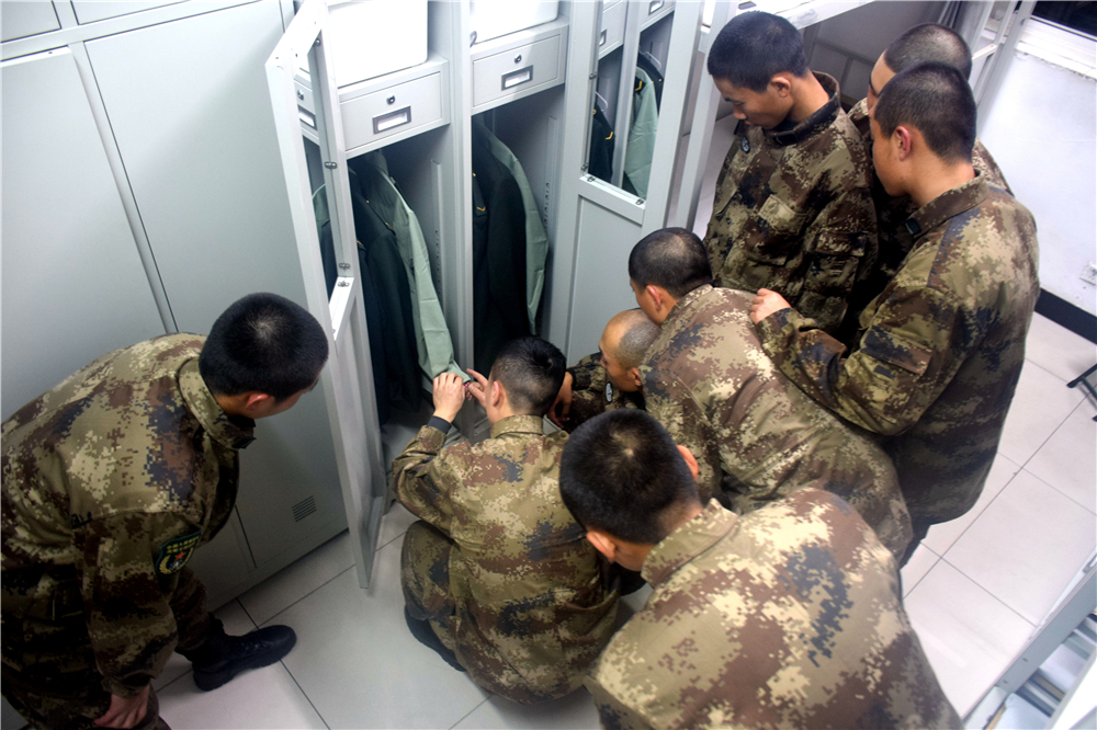 来喽，来喽，新战友们下连喽