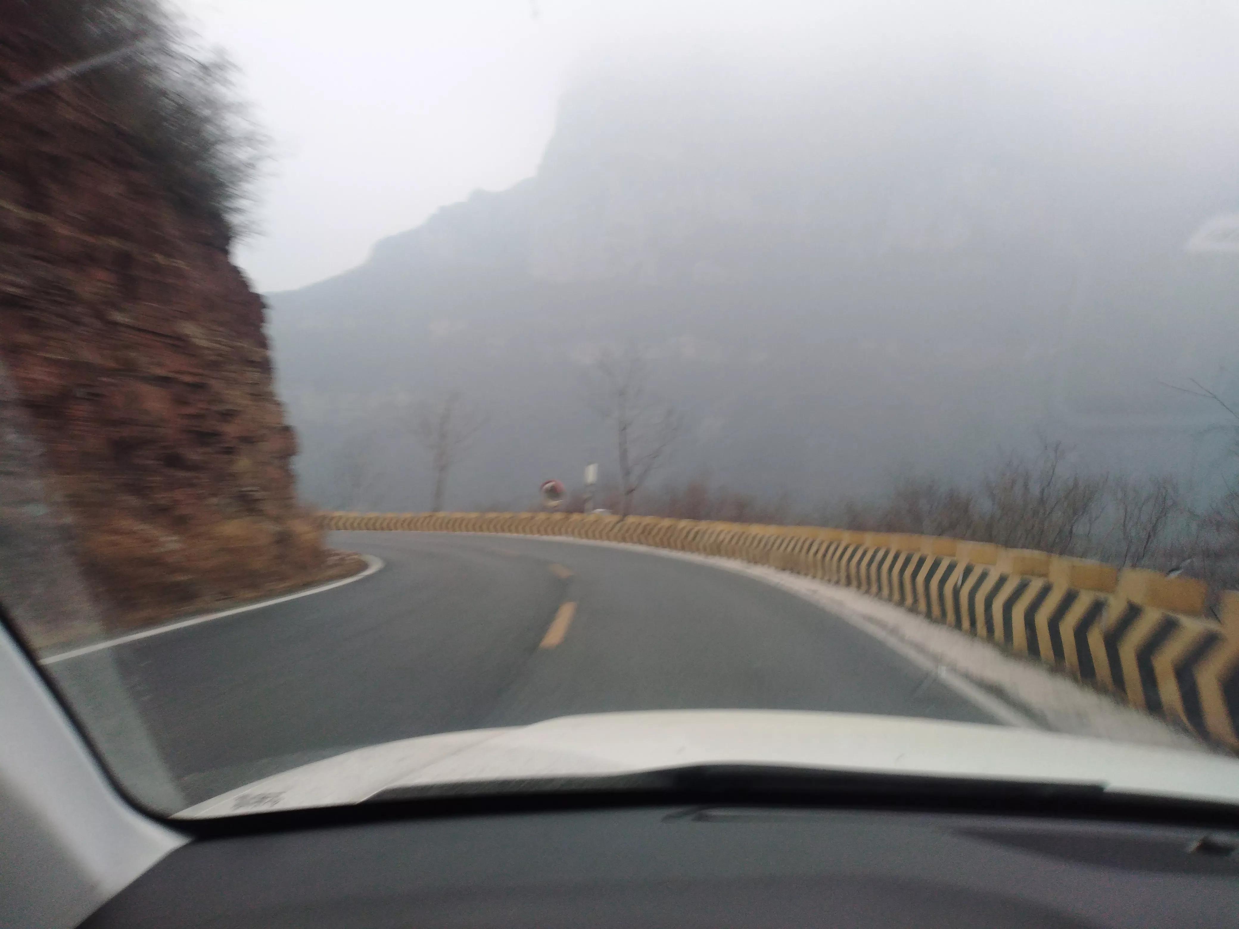 這條盤山公路，各種彎道隧道繞，就藏鄭州周邊，你知道哪兒嗎