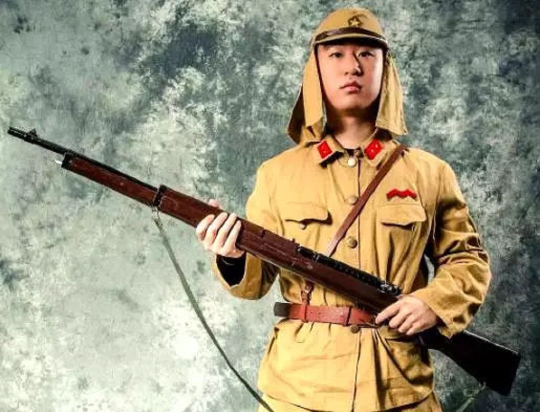 抗日战争时期：日军帽子上的两片布到底有何用