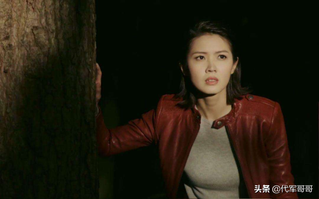 她曾是港姐冠军，隐婚嫁给沐浴露大王，如今3