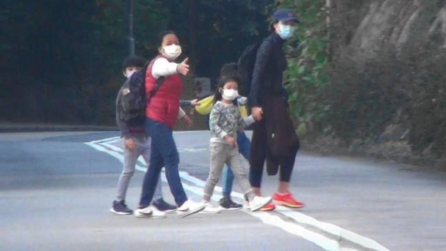 陳茵媺帶娃做家務樣樣行，和三個子女行山放風，互動超歡樂