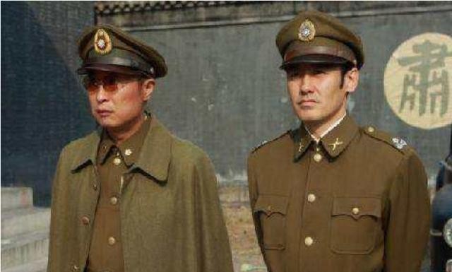 副司令准备向解放军起义，两师长犹豫不决，司