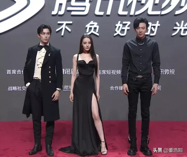 星光红毯众星造型：乔欣透视装抢镜，热巴大秀