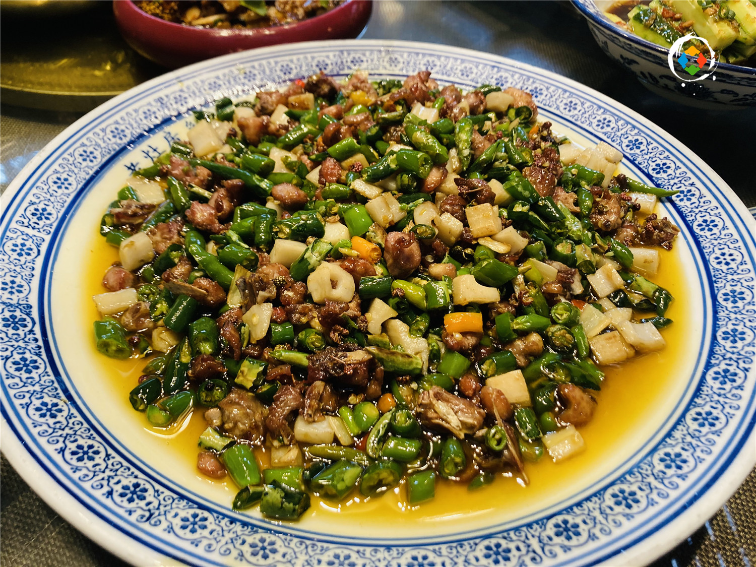 重庆人吃一顿团圆饭有多少道菜？20才刚刚起步，每一道都有特色