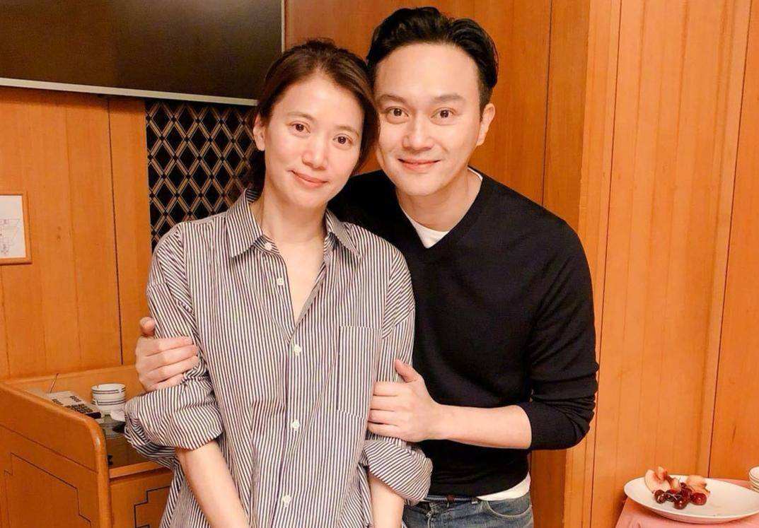 羡慕！张智霖夫妇近亿豪宅曝光，户外环境如仙境，网友：神仙生活