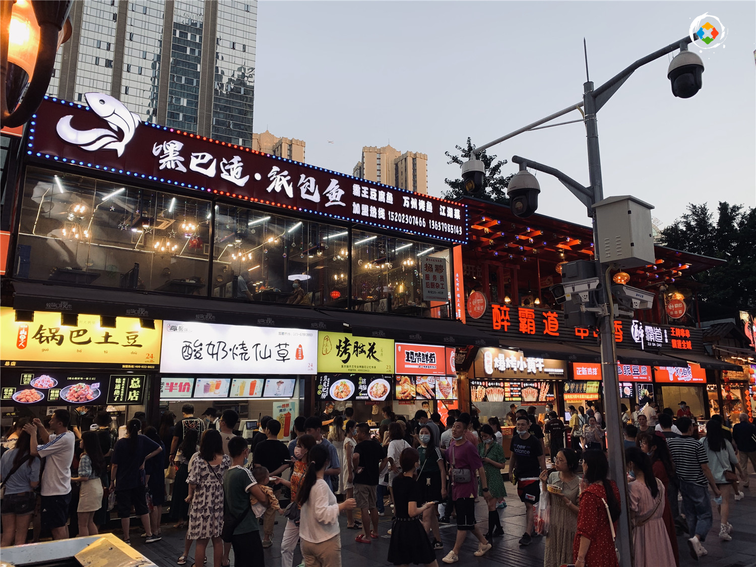 重庆失去了得意世界，渝中区又迎来一个“不夜城”，24小时营业 - 知乎