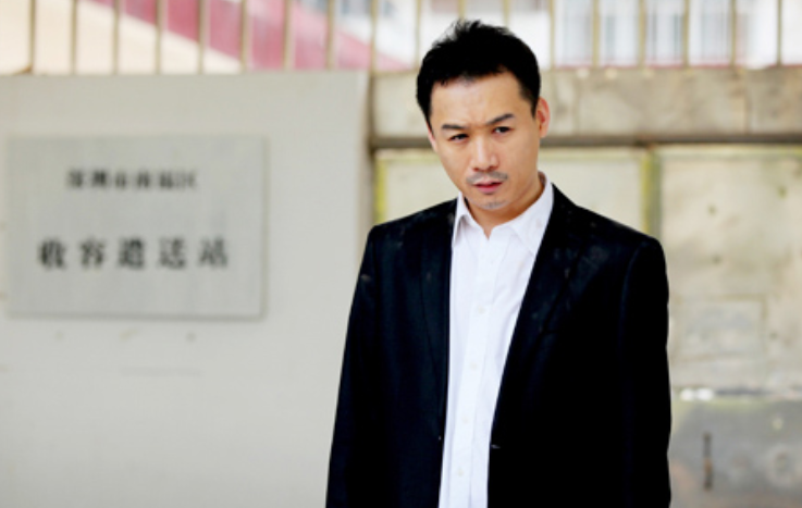 黄渤的“贵人”，荧幕上的“经典”，离开演艺圈的高虎如今咋样了