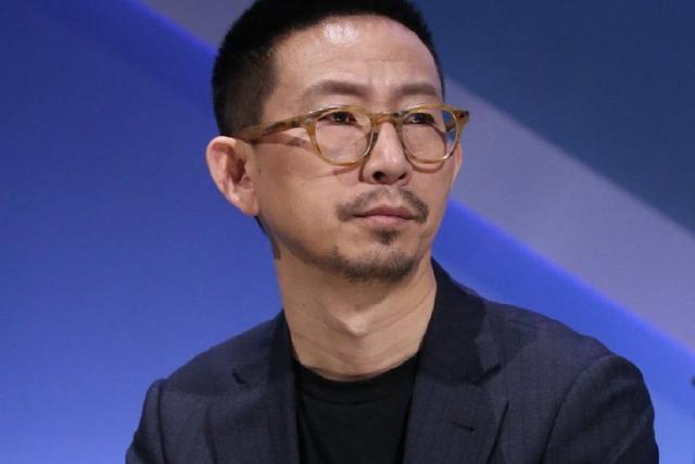 There is Ke Yimin before, have Ding Tai   , contend for do inside amusement denounces person be disgusted with the first person, magnify was defeated mostly