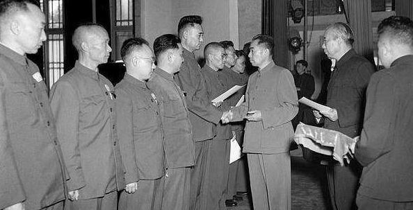 &quot;三野&quot;名将最多，为何授衔时四野大多是