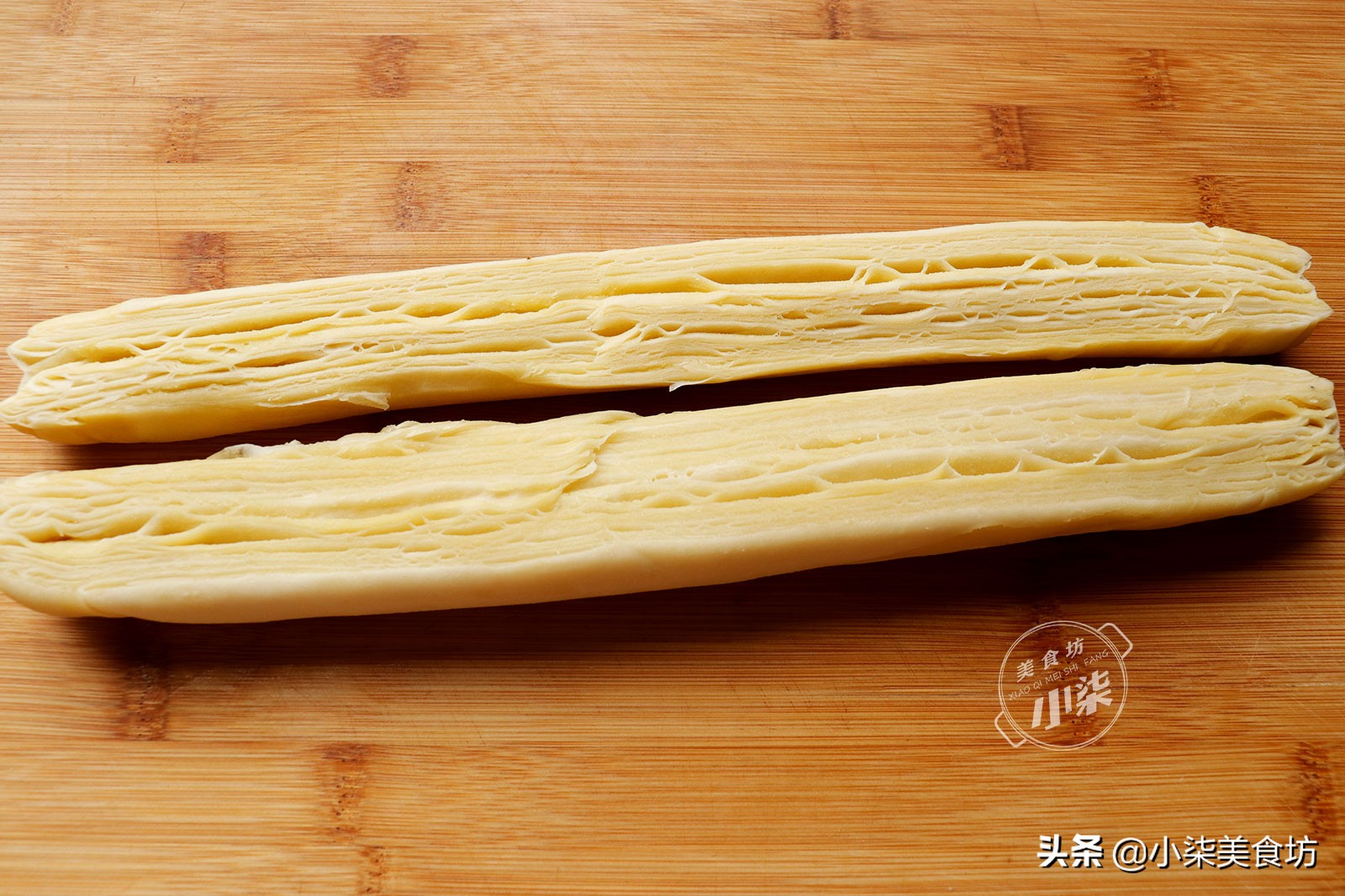 一口酥，做法简单无难度，外酥里软一口一个，越吃越香，太解馋了