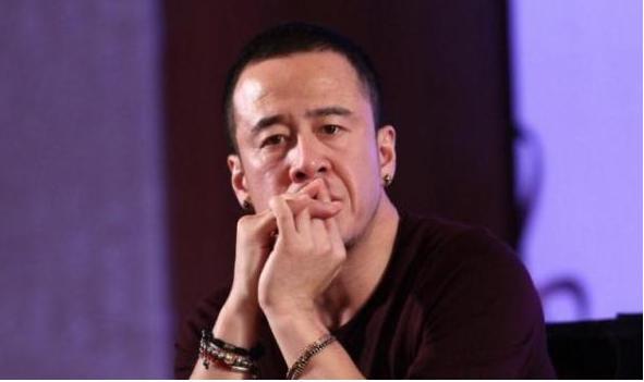 与丈夫新婚第一百天，陈琳从阳台上一跃而下，死后为何还带着口罩