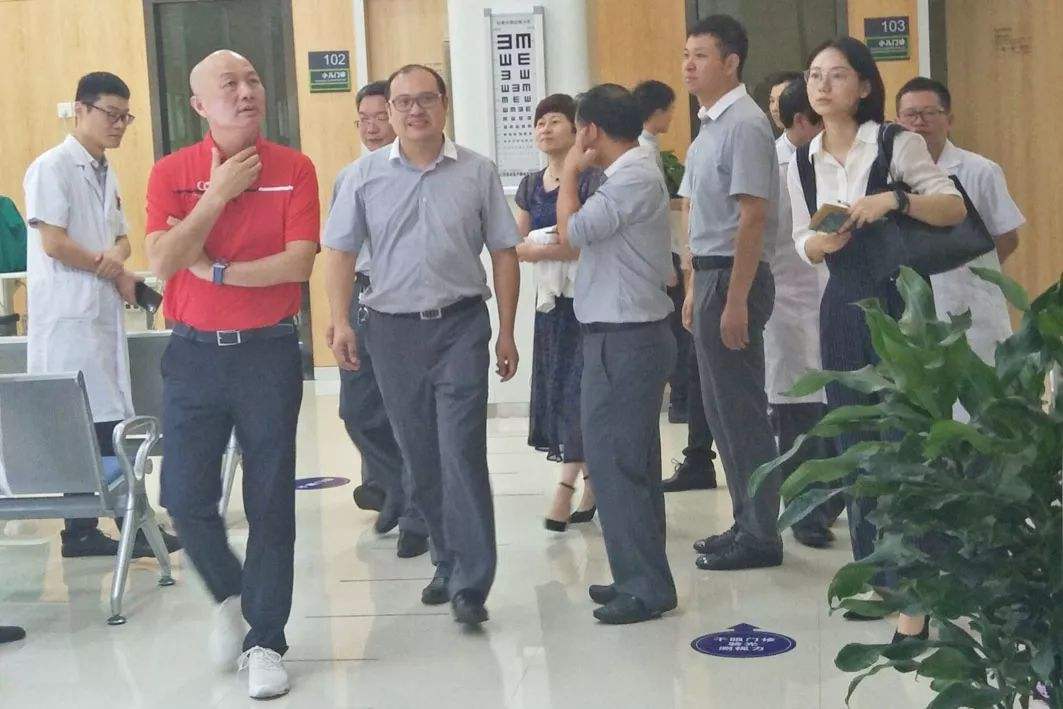 低调的湖南富豪：身价高达1000亿，掌舵中国规模最大眼科医院