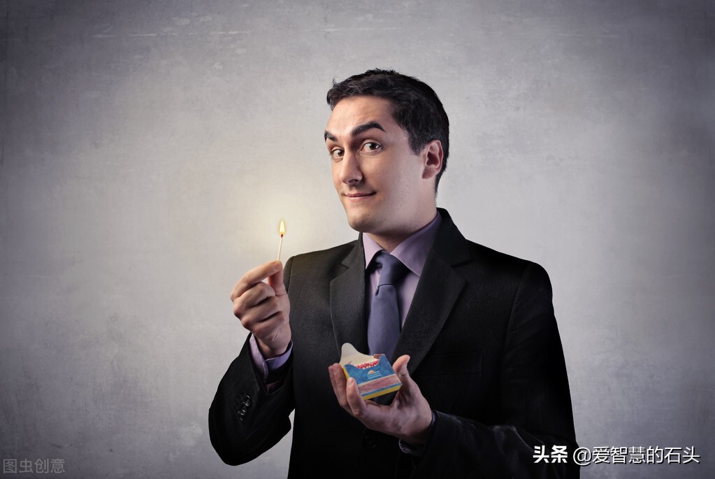 虛偽之人，都有這三個特徵，不可深交