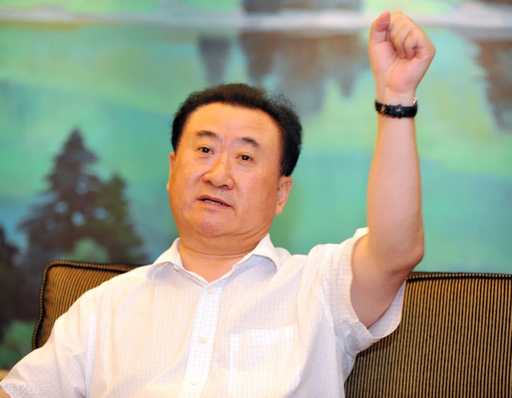 清仓海外资产，甩卖金融公司，3年还债1000亿，王健林是个厚道人