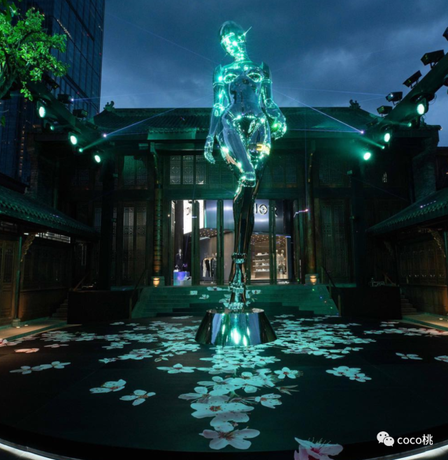 换上几十万的奢侈品，火遍全世界的女团还被嘲