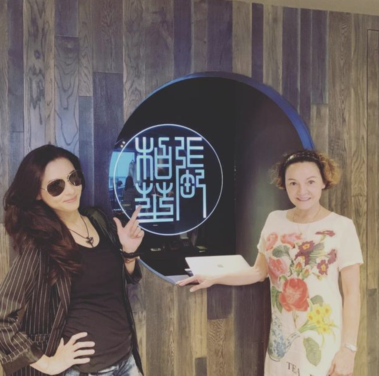 張柏芝為母親慶祝60歲生日，曬照秀母女情深，視母親為人生榜樣