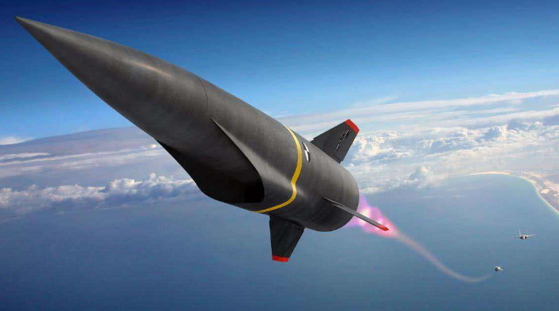 东方拿出全球最快导弹，15分钟飞到白宫，美国终