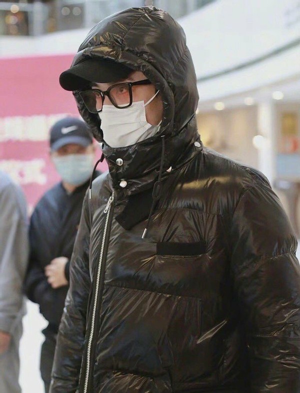 Big couplet discharges CCTV spring late first time the person is too much! Little fresh pork gathers together scarcer, this year spring evening is lively