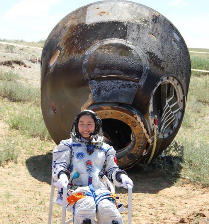 我国第一位女航天员刘洋，为何返回后再无露面？她到底去了哪里？