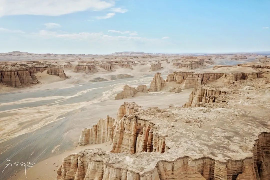 Self-driving Xinjiang Dahaidao No Man’s Land, deep into Yadan Desert, a rare wonder