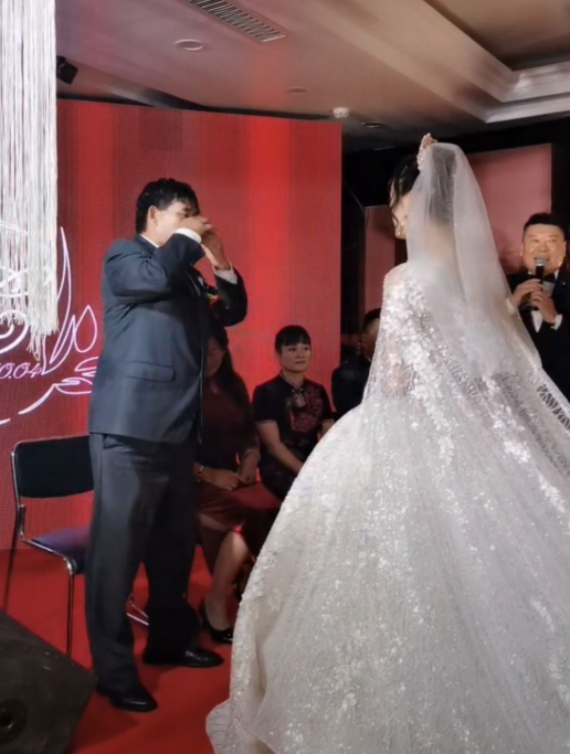 ֱ�����¸���ӻ����ֳ��ӵ��������񣬶��Ӿ�����֮���Ҹ�͵Ц