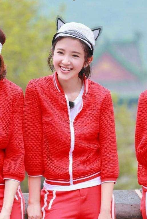 娱乐圈拥有“月牙眼”的4大女星，最后两位傻傻