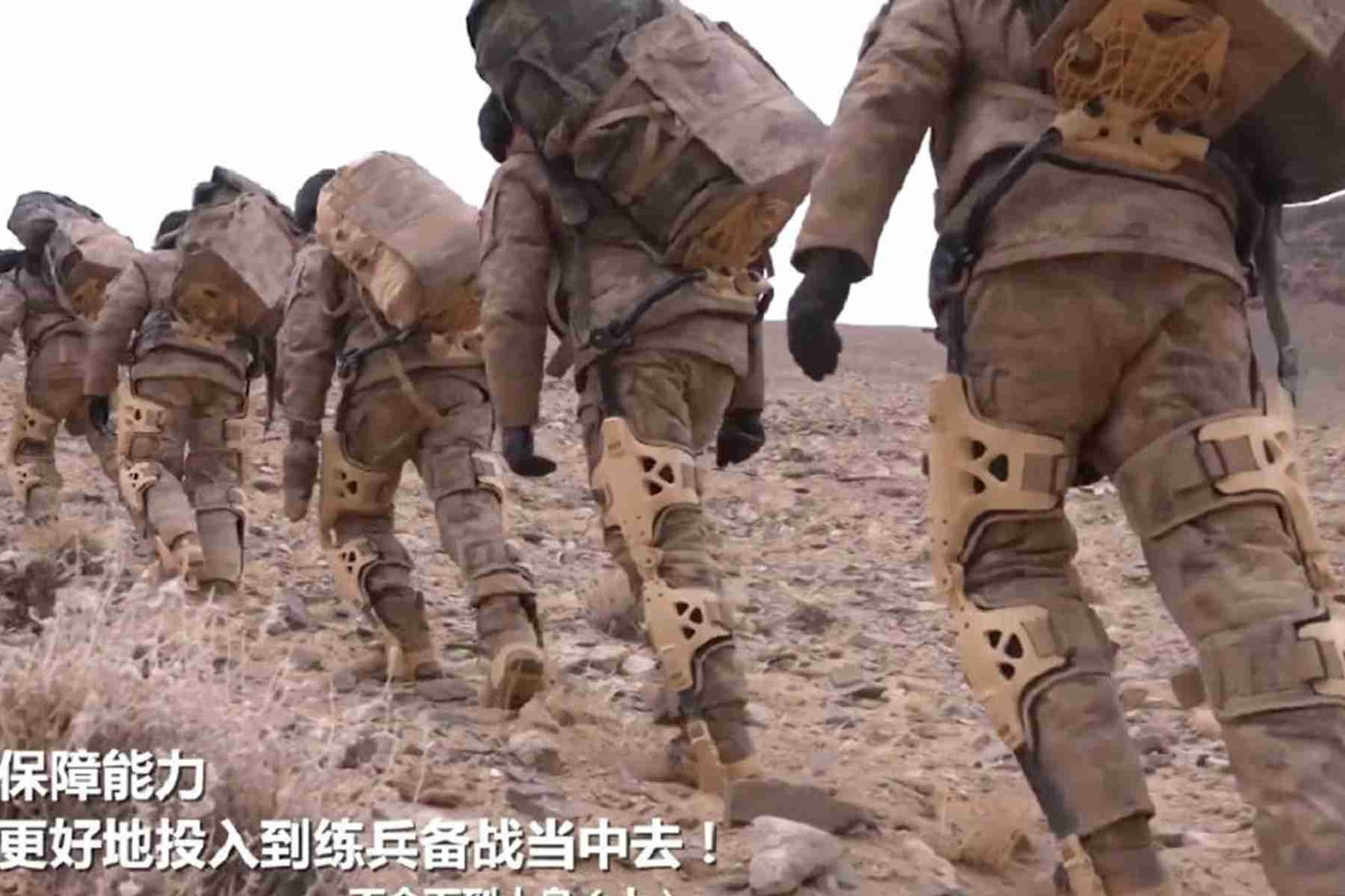 中国陆军现在有多科幻？士兵身穿机械外骨骼，直接在印度对面亮剑