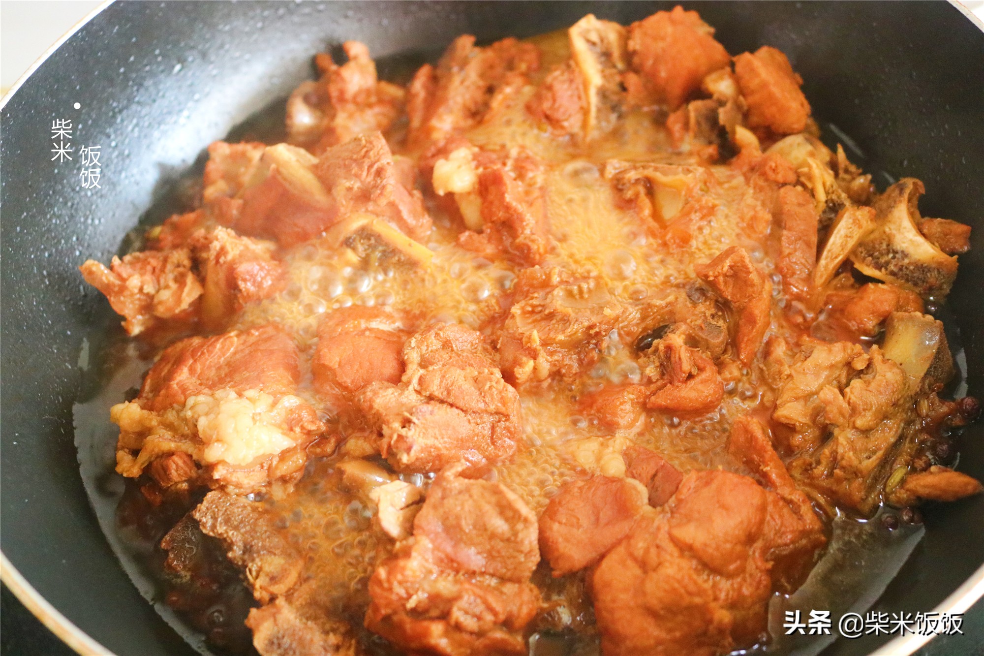 夏天吃肉，这个做法太省事了，丢进锅里不用管，时间一到满屋飘香