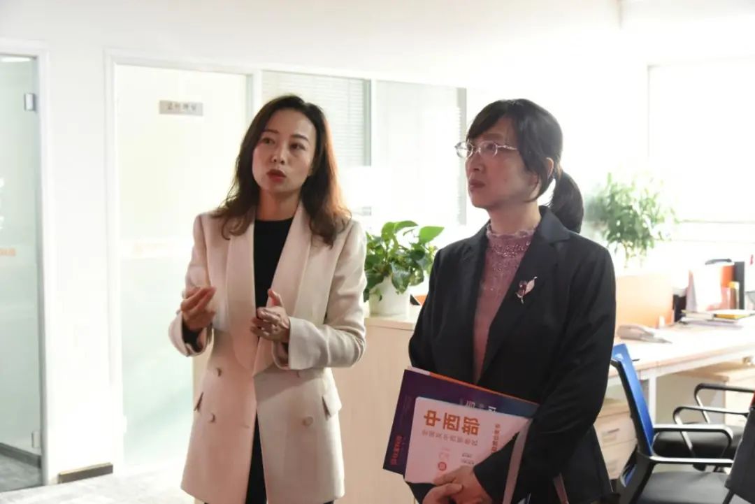 厦门市人社局党组成员、副局长蒋娇容一行莅临园区