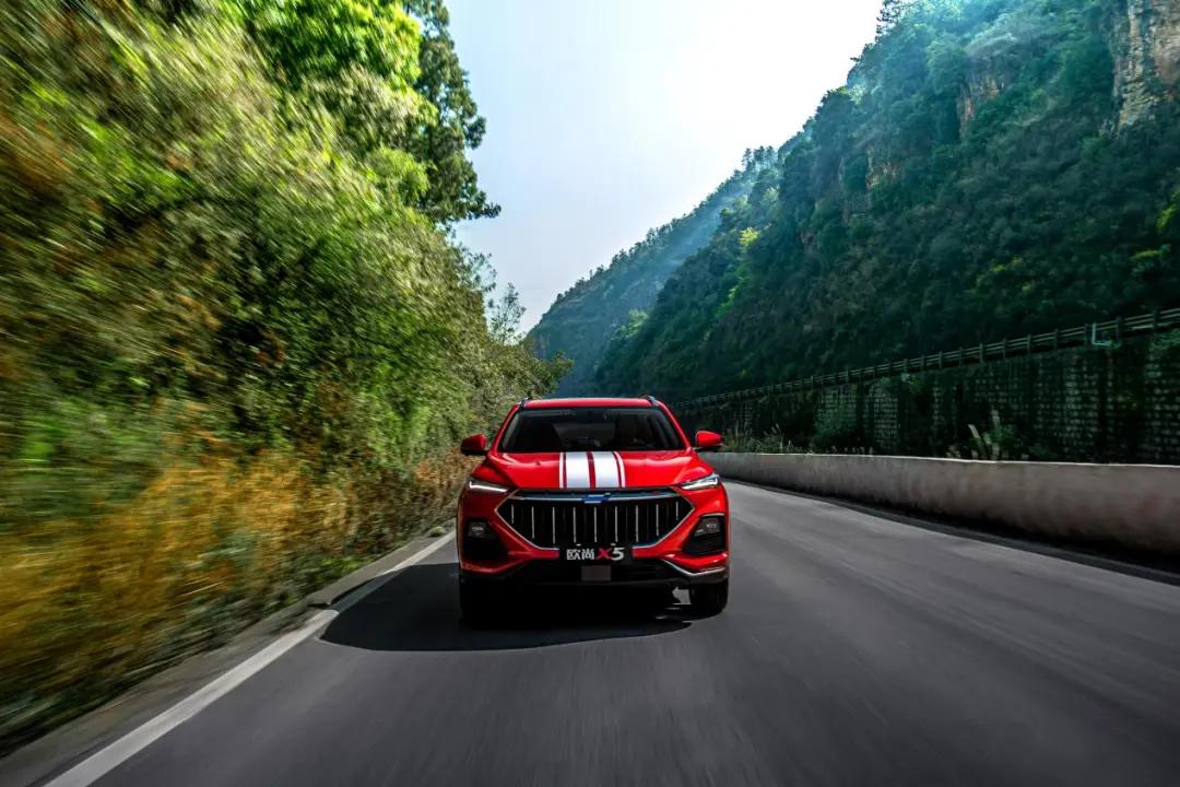 追求操控、动力？这台顶配才10万元平民性能SUV值得一看