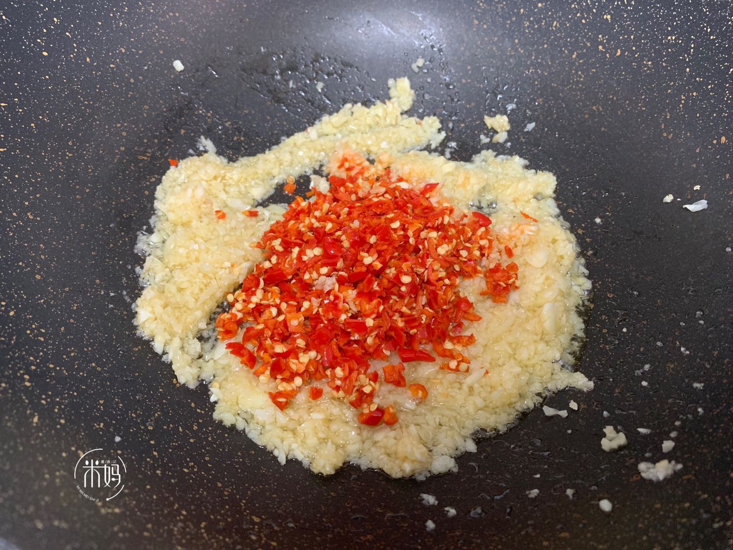 图片[7]-蒜蓉辣椒酱做法步骤图 拌啥都好吃香-起舞食谱网