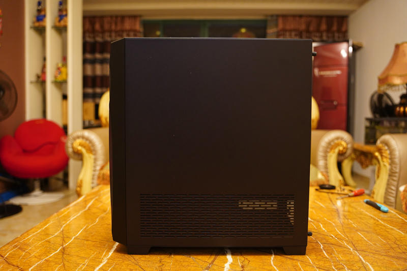 这机箱真浪！安钛克风行者DF700 Flux中塔机箱开箱简评