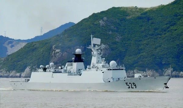 国产双面阵相控阵雷达上舰测试，新一代护卫舰