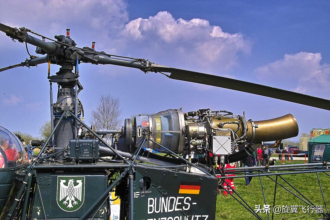 越战压力促成，采用加拿大发动机，双发眼镜蛇武装直升机诞生记