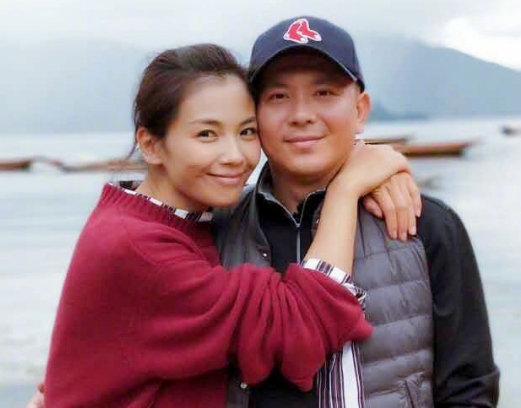 43岁刘涛被指像村妇，和王珂相识20天闪婚，因替夫还债才复出